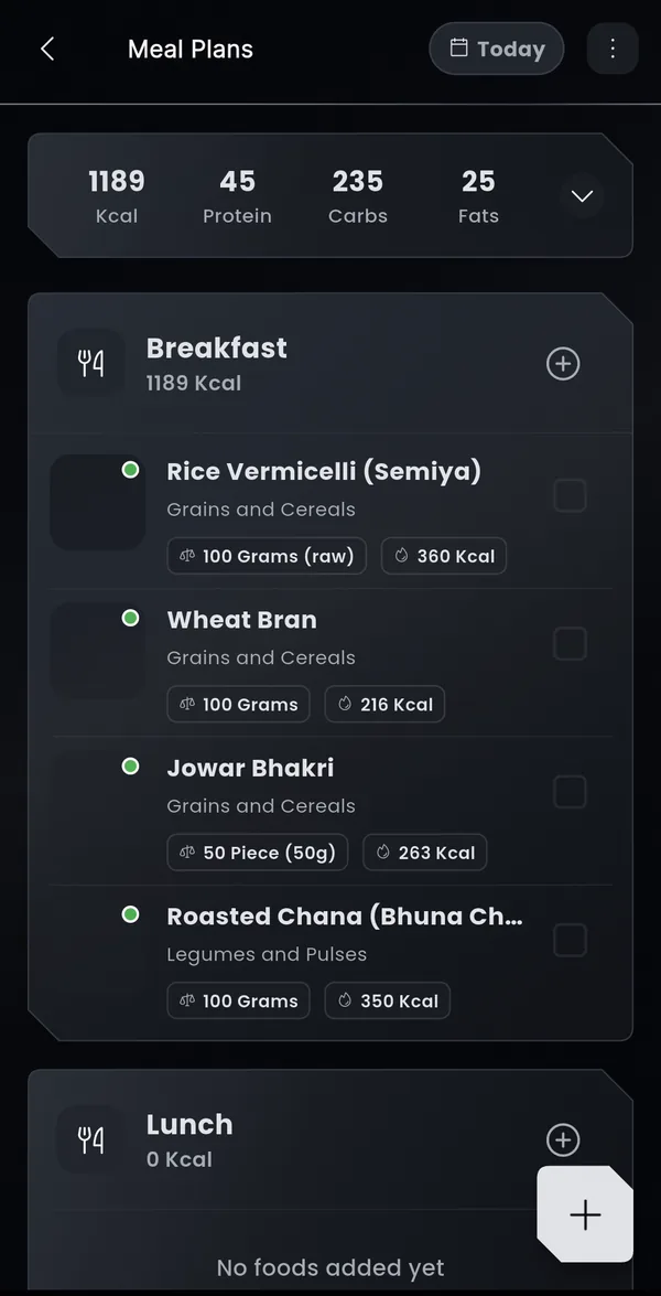 MyGym meal plan screen with calories, protein, carbs and fats
